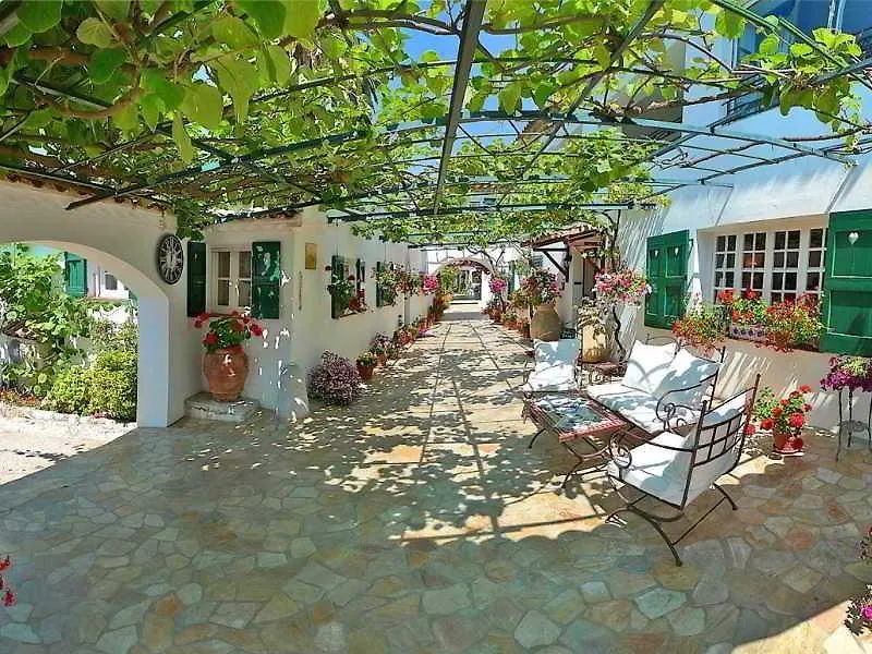 Le Hameau Hotel Saint-Paul-de-Vence 3*,