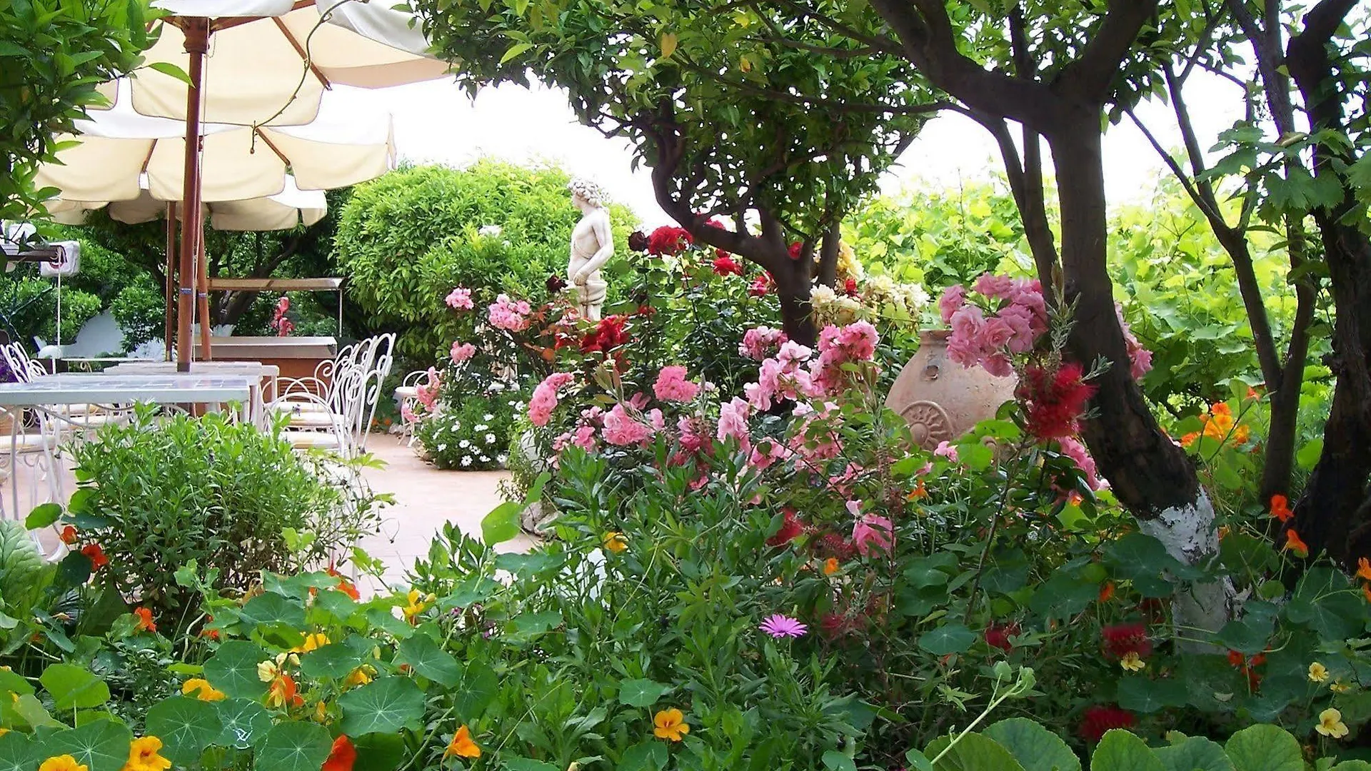 ***  Le Hameau Hotel Saint-Paul-de-Vence France